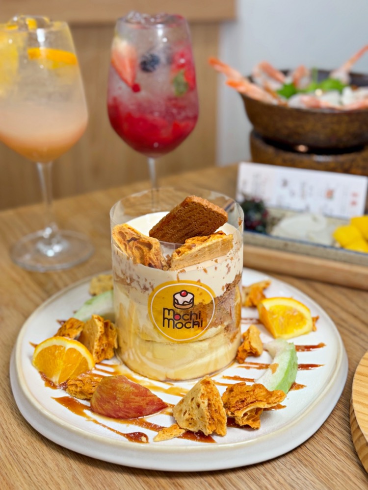 焦糖脆脆瀑布舒芙蕾與餅乾配料