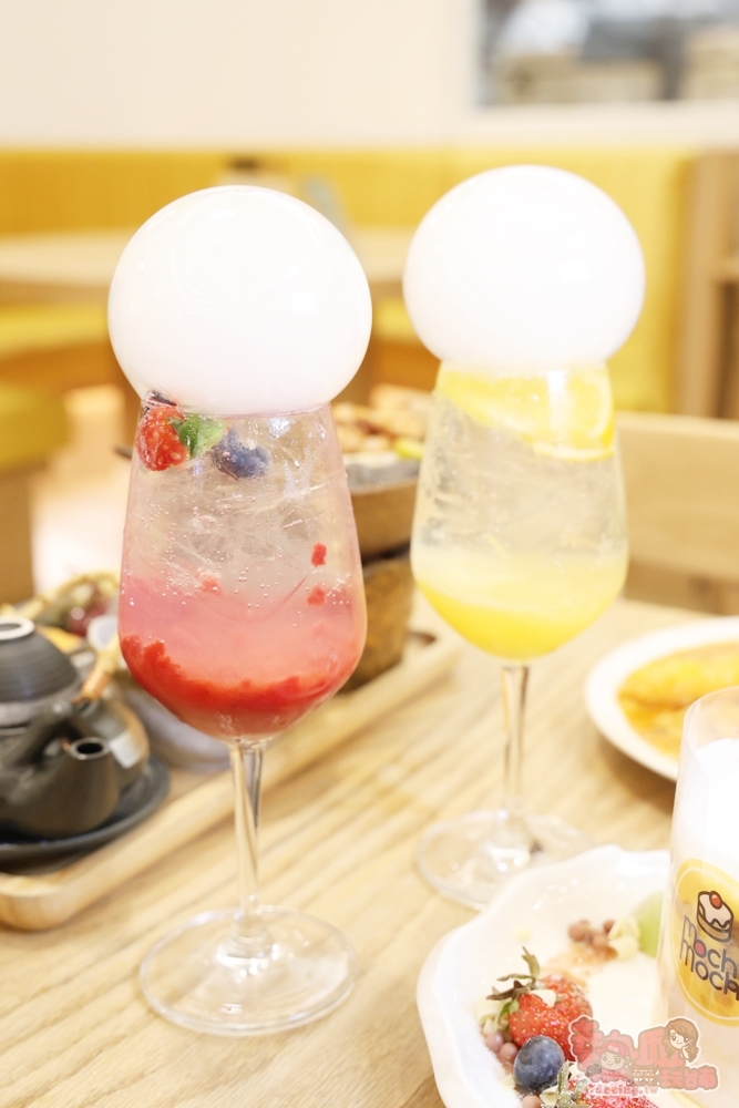 莓果氣泡飲與鳳梨薄荷氣泡飲