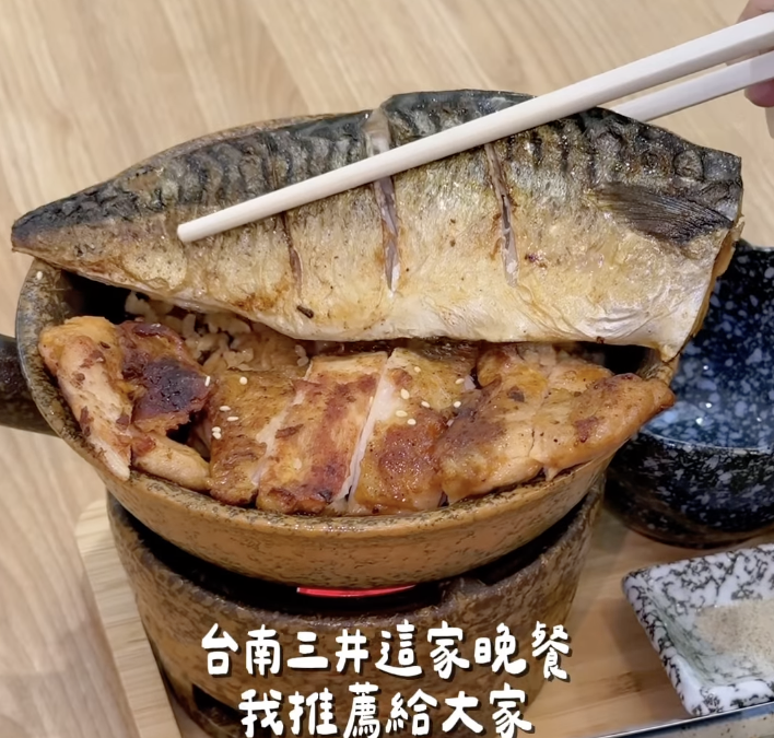 台南三井Outlet的Mochi Mochi 鬆餅屋他們家不只舒芙蕾很厲害 🥞晚餐的部分更是大升級！