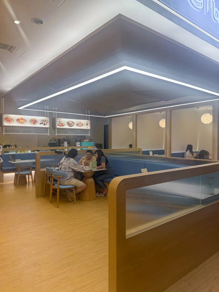 Mochi Mochi 鬆餅屋高雄義享店內用座位區
