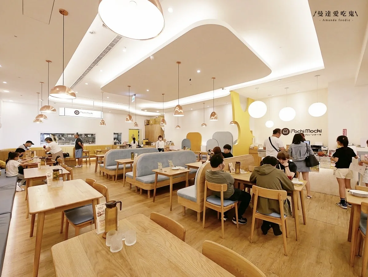 Mochi Mochi 鬆餅屋台南三井店內用座位區