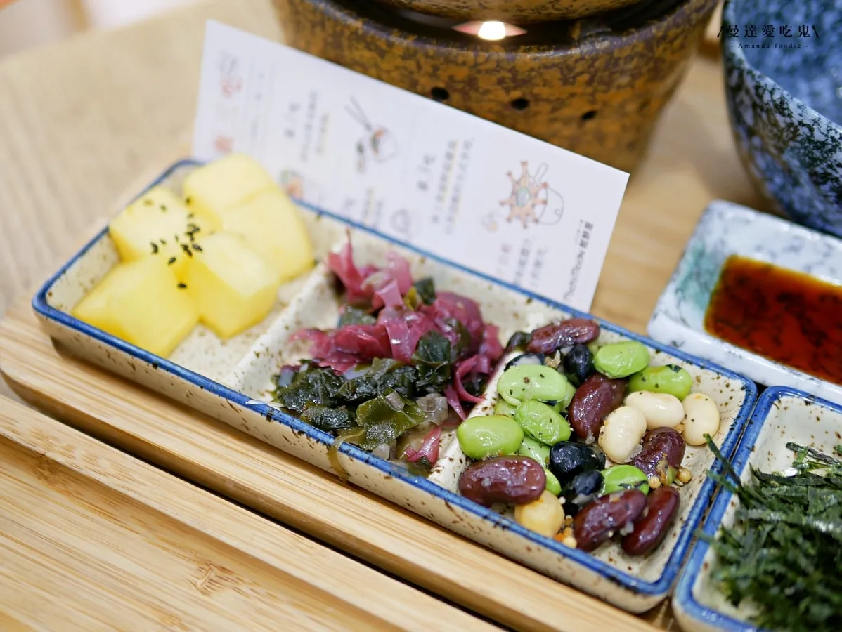 釜飯套餐附的小菜拼盤