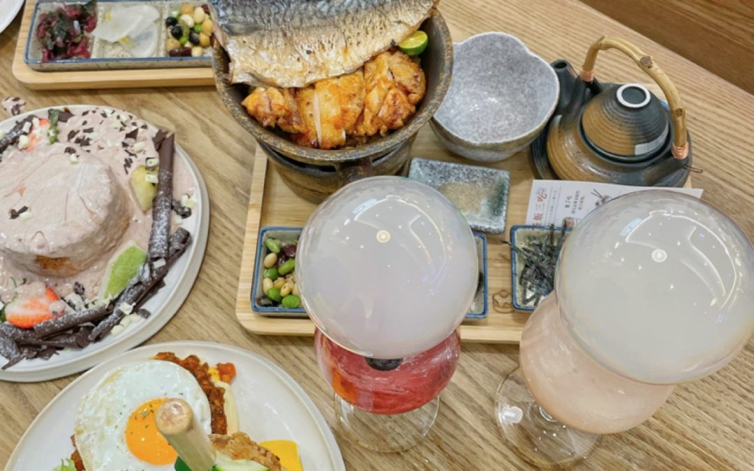 35公分炸雞舒芙蕾配泡泡飲｜台南三井極上釜飯三吃