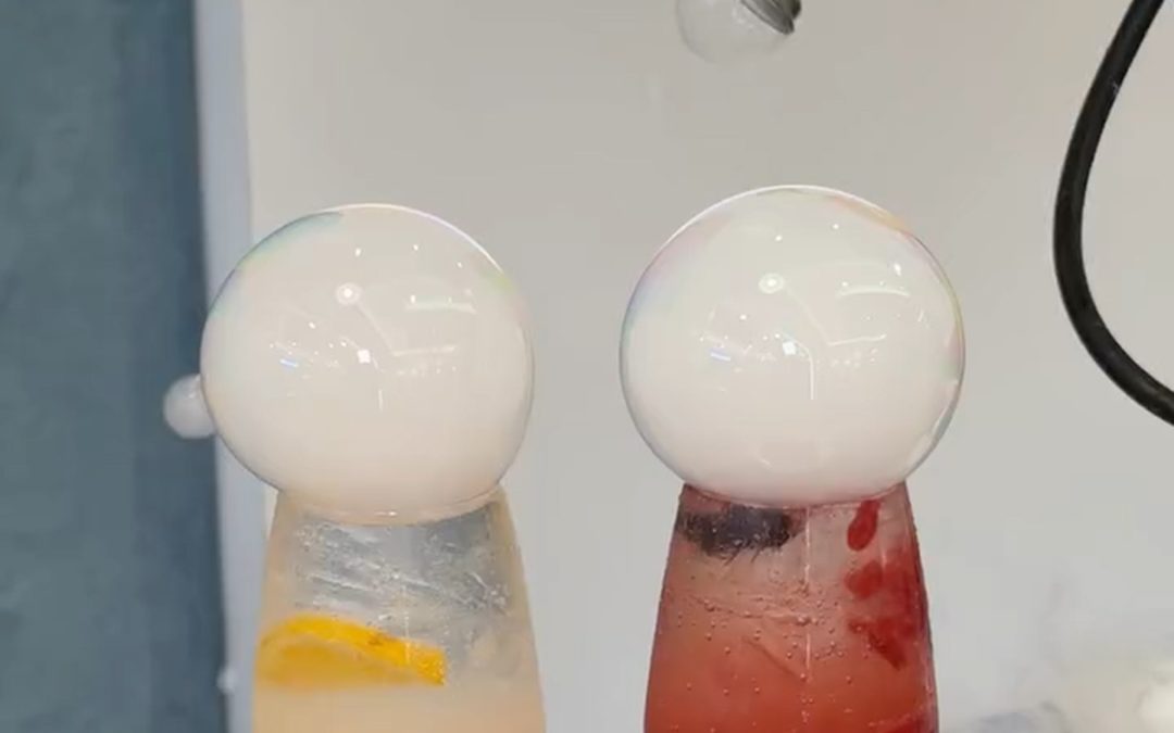 Mochi Mochi 台南三井店兩杯氣泡飲的夢幻桌邊泡泡效果