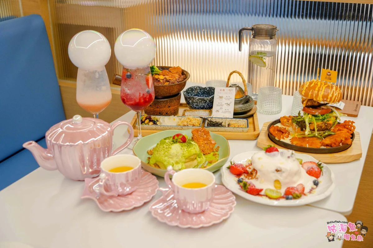 高雄義享店釜飯、漢堡、舒芙蕾與飲品餐桌