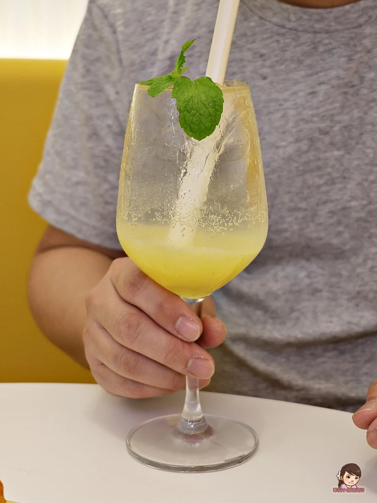 Mochi Mochi 菠蘿薄荷氣泡飲