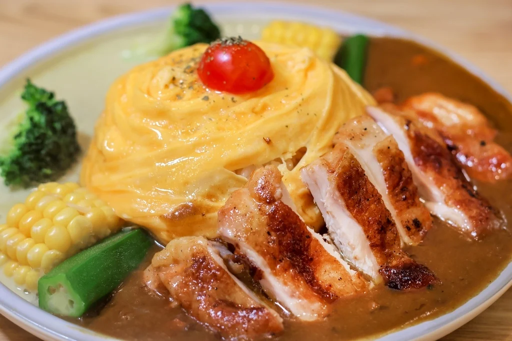 雞腿排雙醬咖哩蛋包飯