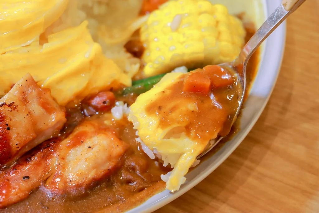 雙醬咖哩蛋包飯近照