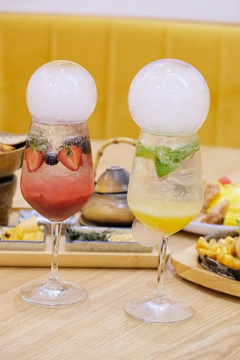 莓果與薄荷氣泡飲泡泡秀