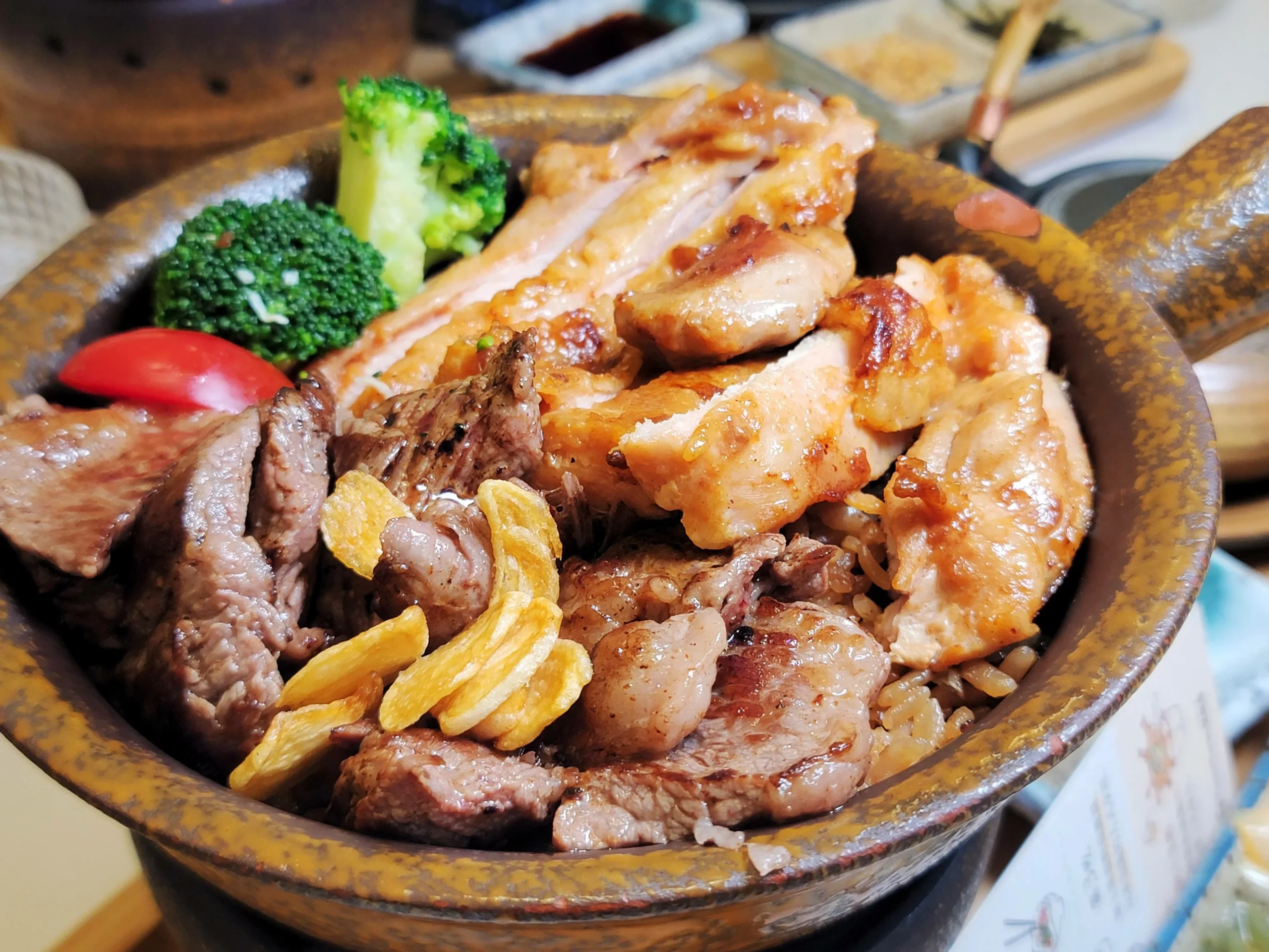 烤雞牛小排豪華雙拼釜飯
