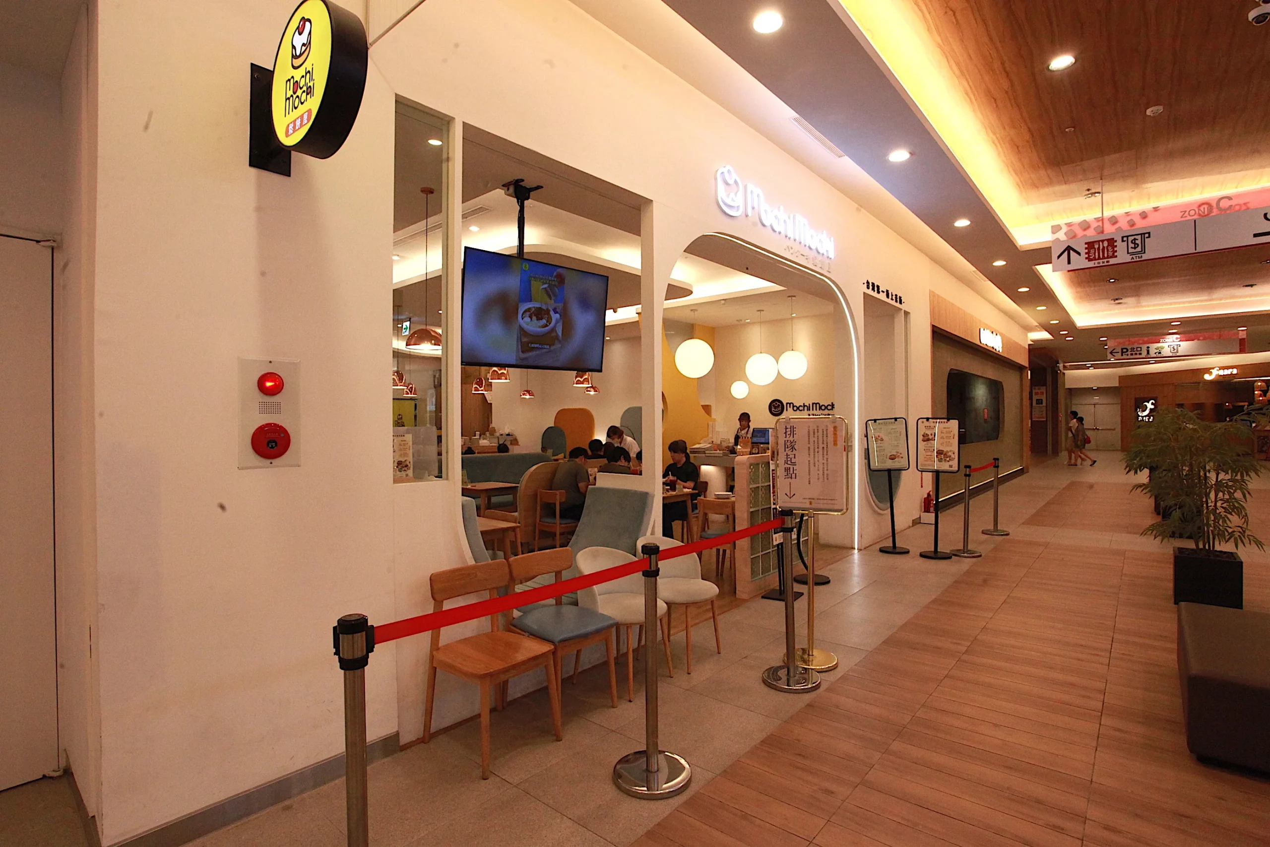 Mochi Mochi 台南三井店外觀與候位動線
