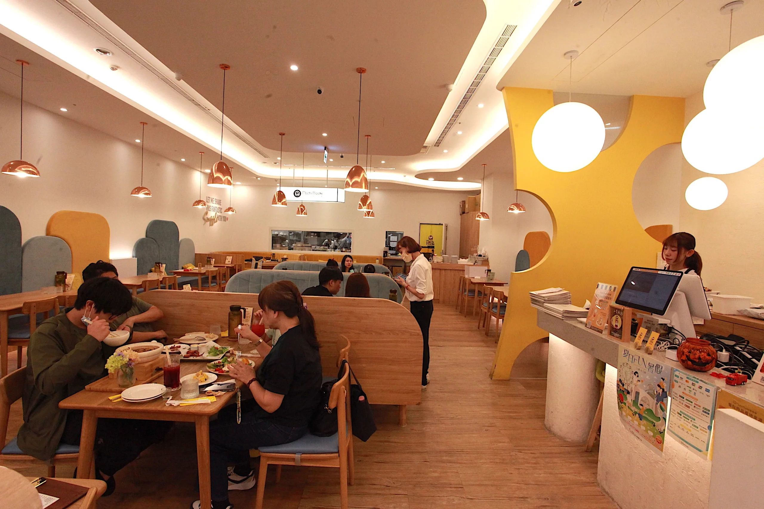 Mochi Mochi 台南三井店用餐空間全景