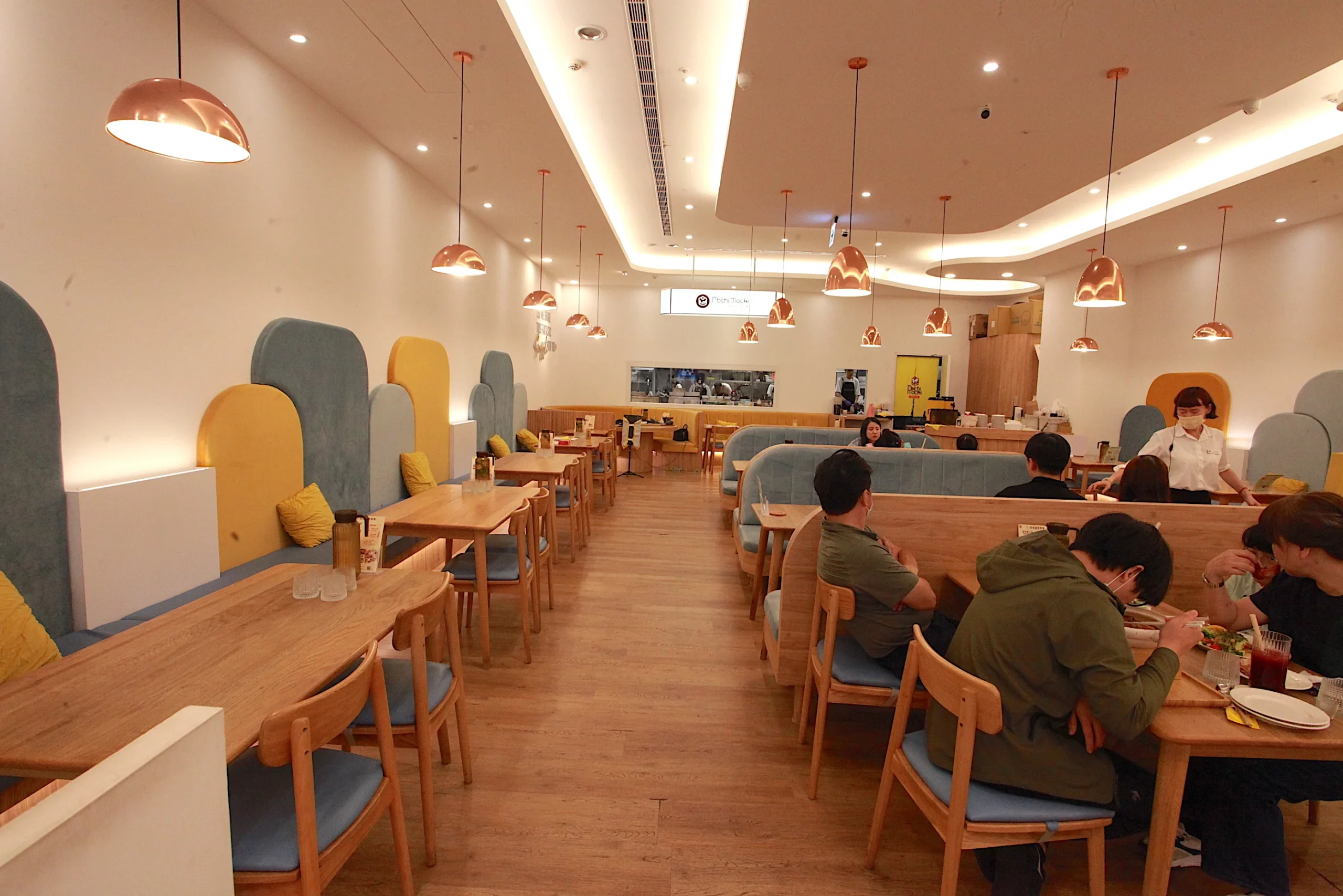 台南三井店長型用餐空間