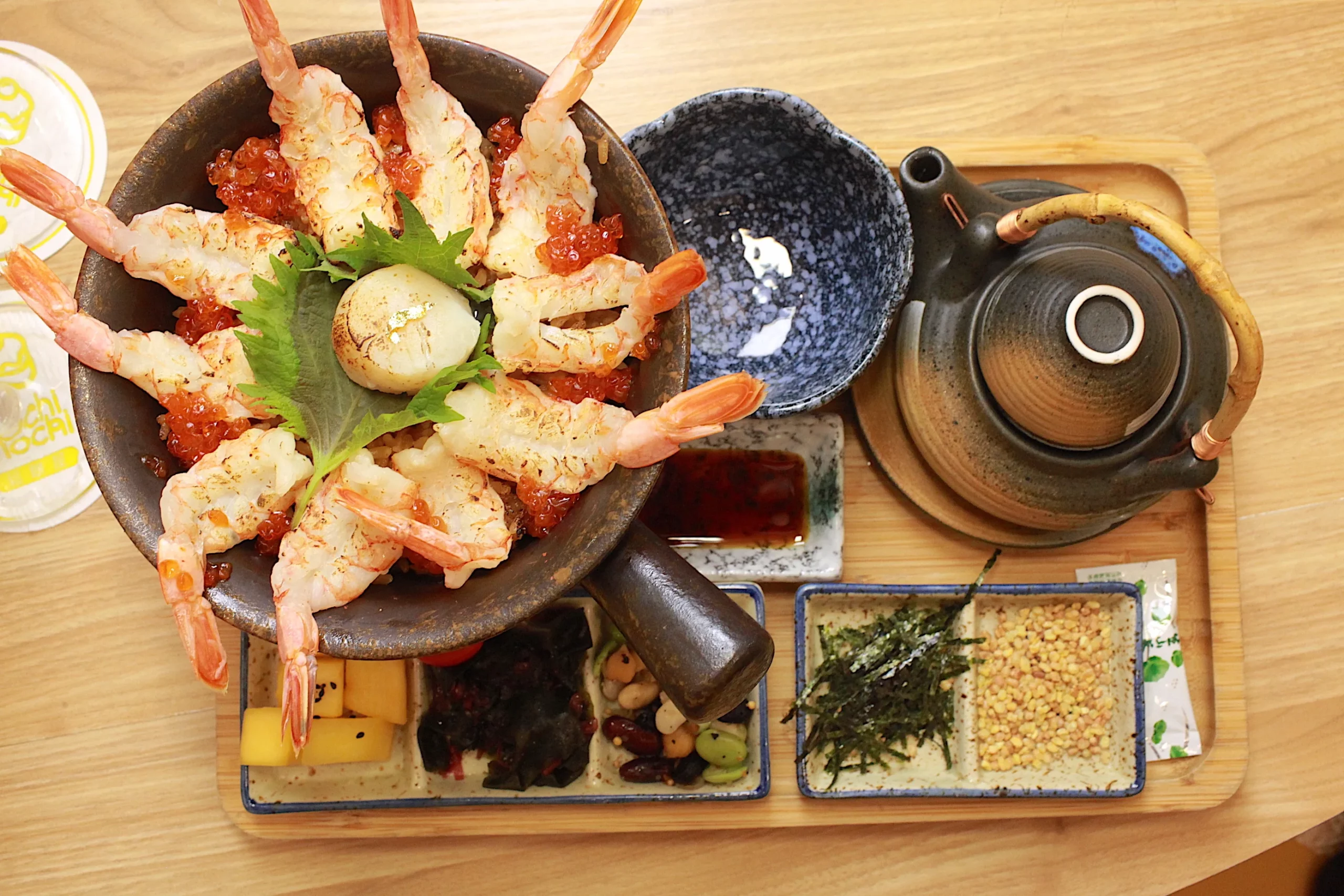 炙燒干貝蝦雙拼釜飯套餐俯視