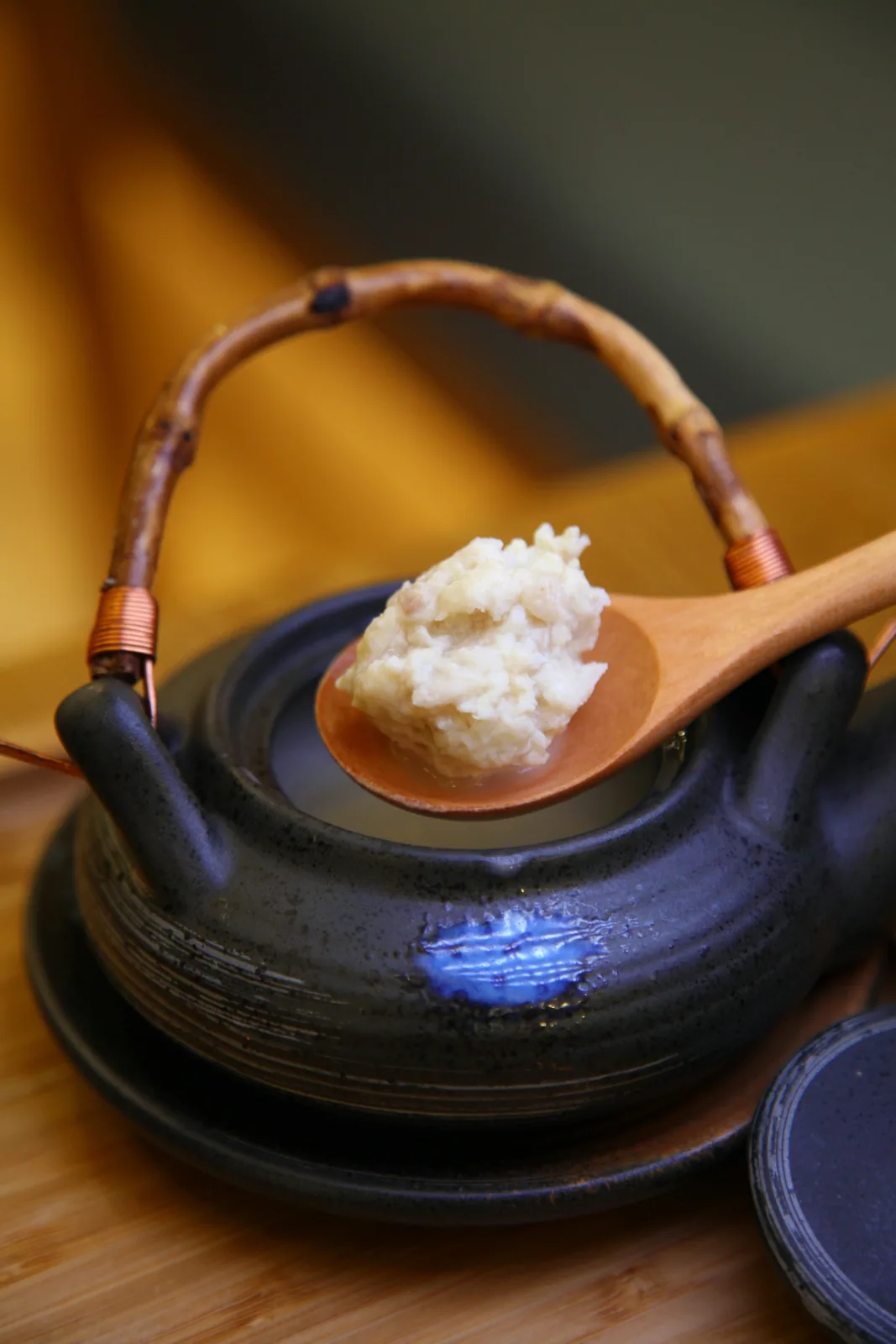 茶壺倒出釜飯高湯